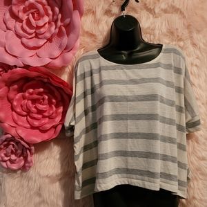 Stripped crop t-shirts